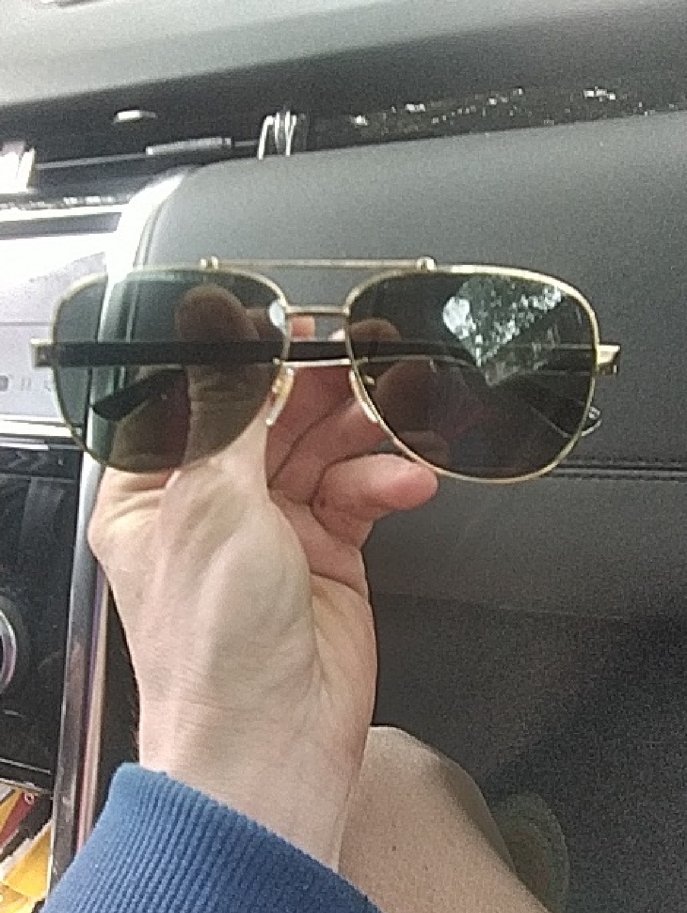 Classic Gold Aviator Sunglasses with Dark Green Lenses Gucci Glasses